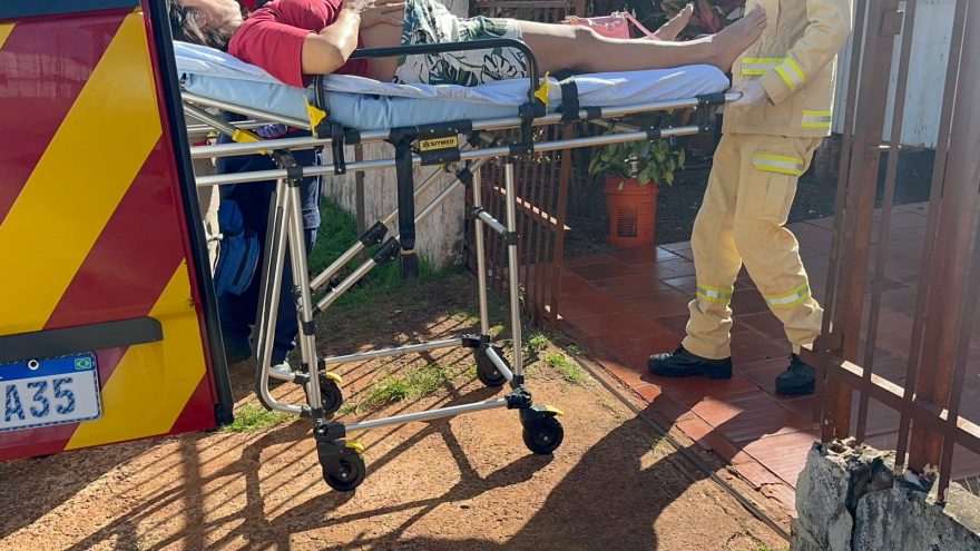 Irmão e cunhada invadem residência no Universitário, derrubam porta e mandam mulher para o hospital