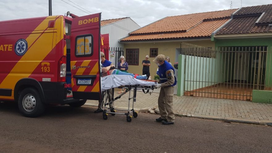 Ao subir em forro de residência para limpar a caixa d’água mulher sofre queda e tem fratura exposta