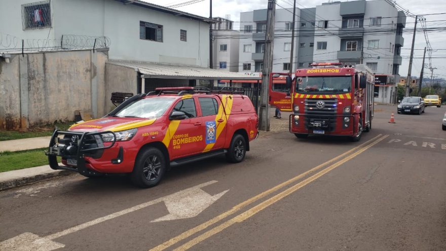Corpo de Bombeiros é mobilizado para combater incêndio no Universitário