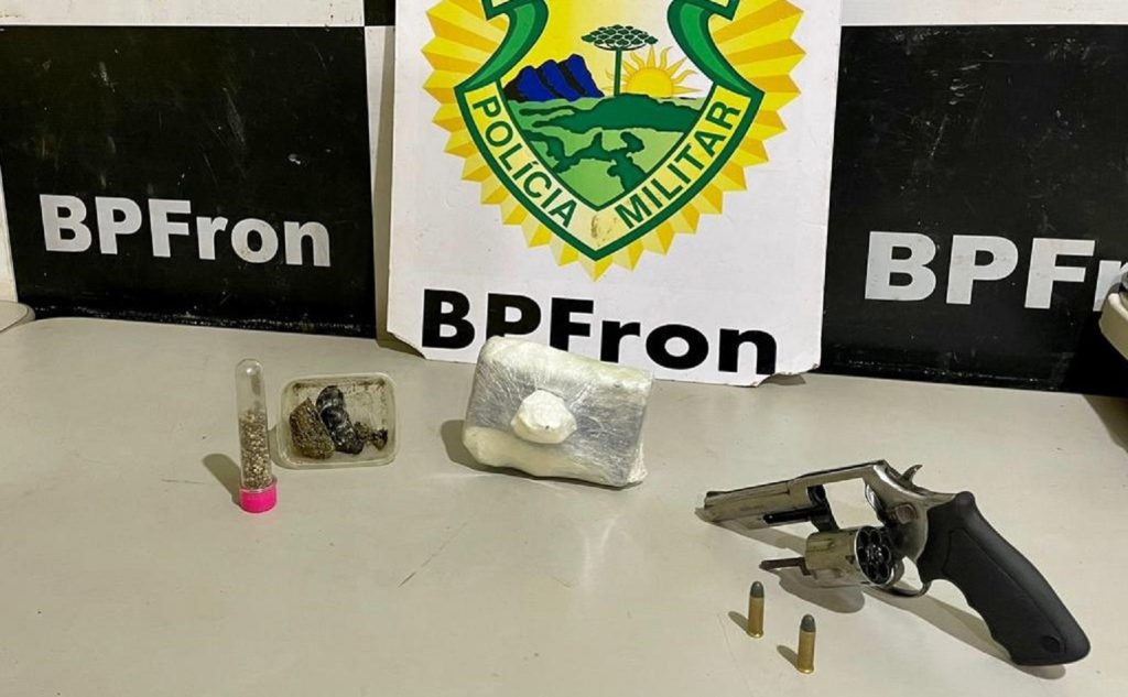 BPFron apreende drogas e arma de fogo durante operação Hórus em Guaíra BPFron apreende drogas e arma de fogo durante operação Hórus em Guaíra