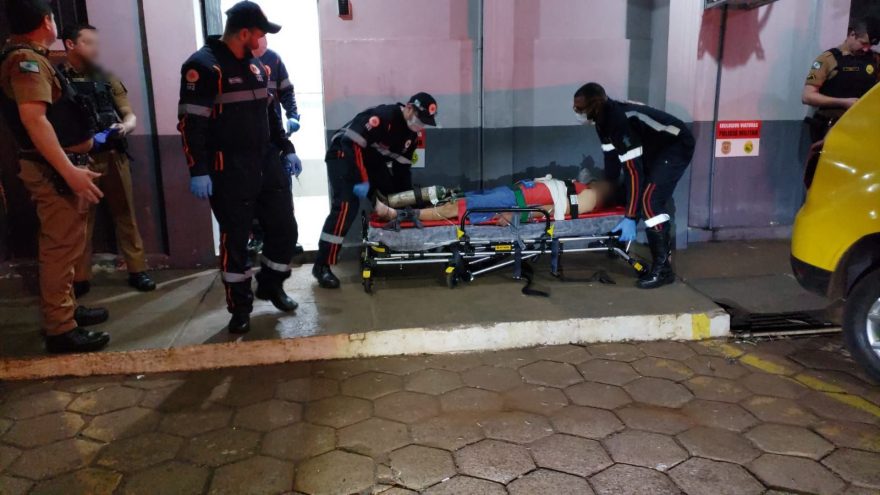 Detido por violência doméstica é atendido pelo Samu após entrar em surto na delegacia