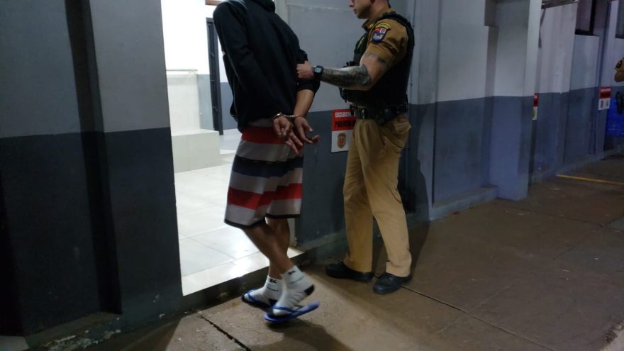 Homem fere esposa com soco e é detido pela PM no bairro Interlagos