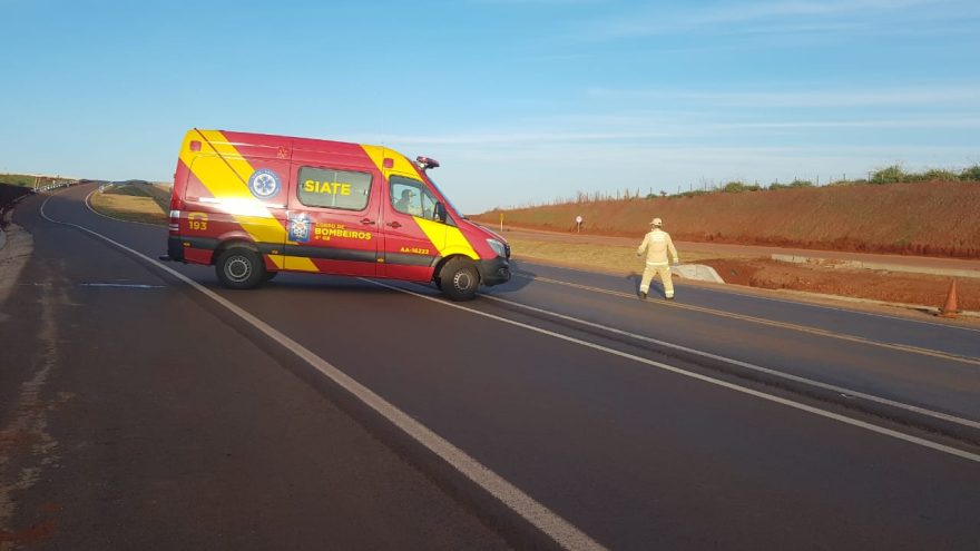 Bombeiros atendem vítima de acidente na rodovia BR-163, em Cascavel