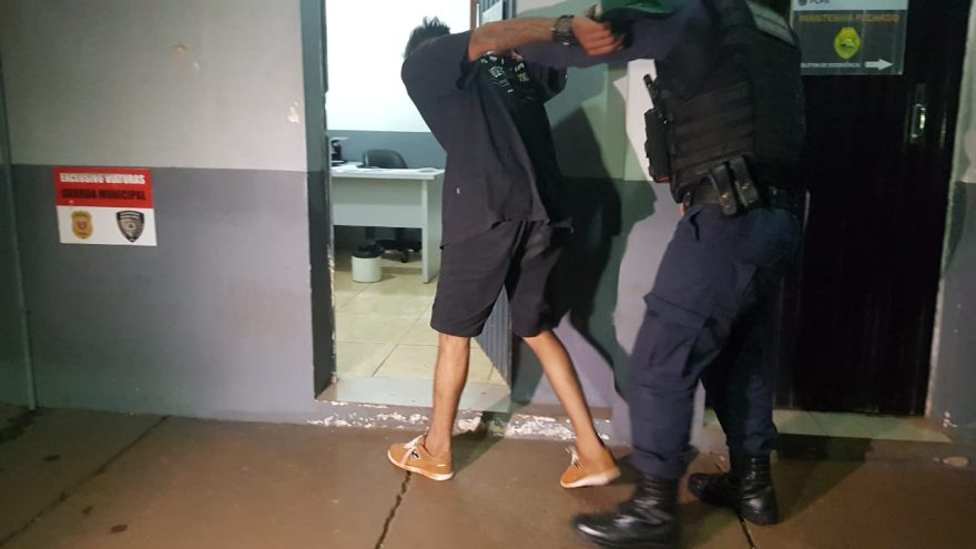 Homem é detido pela Guarda Municipal por desacato