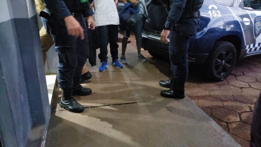 Dois homens são detidos por assédio no Centro