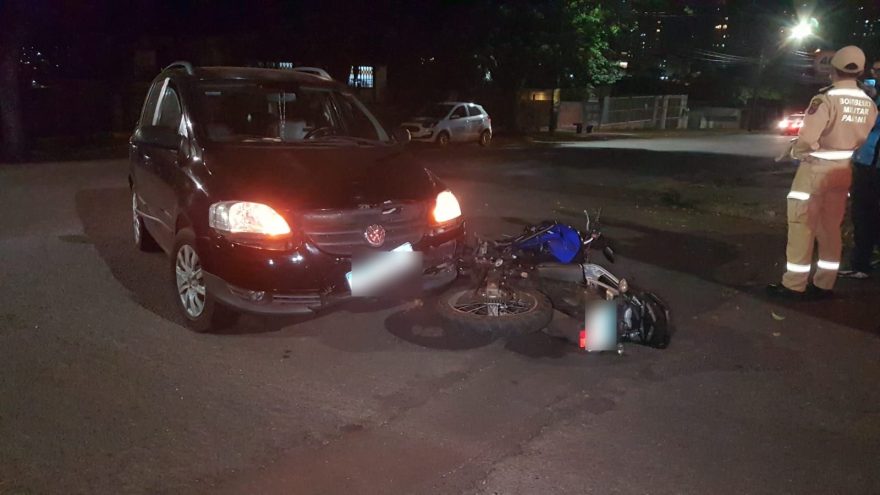 Motociclista fica ferido em acidente na Rua Visconde do Rio Branco