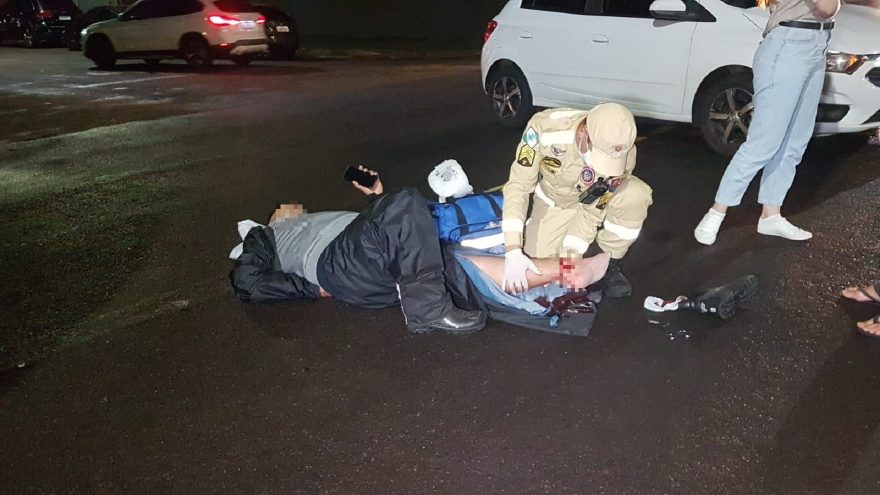 Homem sofre fratura exposta no tornozelo em acidente de trânsito no Country