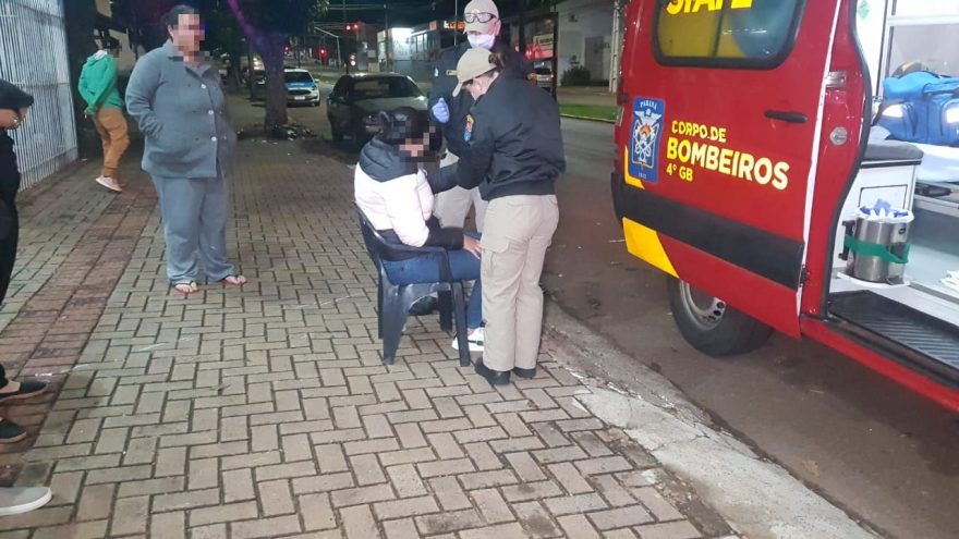 Mulher fica ferida ao ser atropelada por veículo na Avenida Brasil