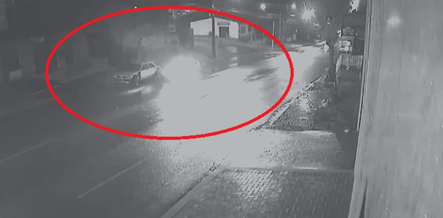 Internauta pede ajuda para localizar condutor que colidiu contra veículo estacionado