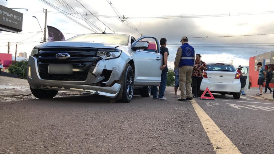 Homem fica ferido em acidente de trânsito no Santa Cruz