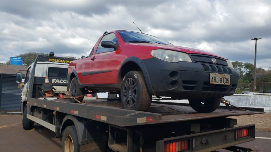 Fiat Strada de placas ARJ-8135 foi furtado no Santa Felicidade