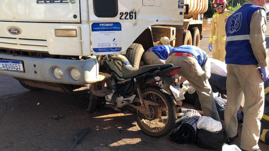 Motociclista fica gravemente ferido em acidente de trânsito na Rua Do Cowboy