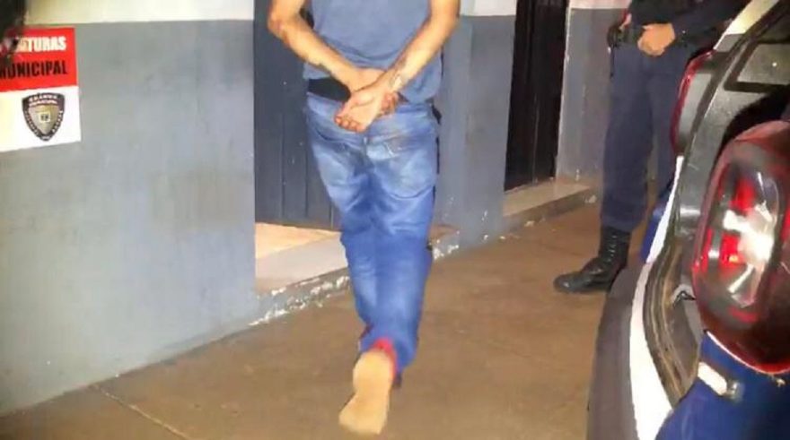 Homem é detido após ameaçar atear fogo na casa da mãe no Floresta