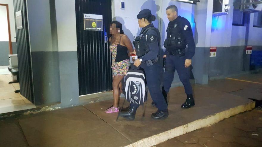 Mulher é detida por dano ao patrimônio, calúnia e ameaça no Cascavel Velho