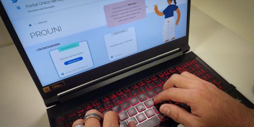 Selecionados do Prouni devem complementar informações até hoje Imagem referente a Selecionados do Prouni devem complementar informações até hoje