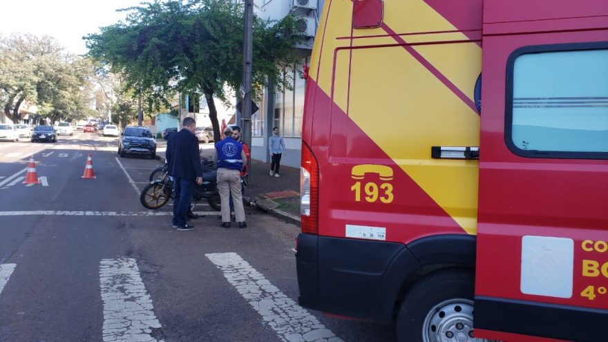 Mulher fica ferida ao ser atropelada no Centro de Cascavel