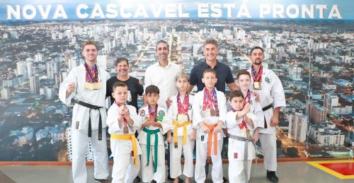Paranhos recebe caratecas destaques em competições nacionais Imagem referente a Paranhos recebe caratecas destaques em competições nacionais
