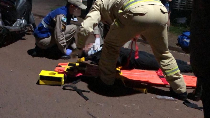 Homem e mulher ficam feridos em acidente na Rua Pio XII