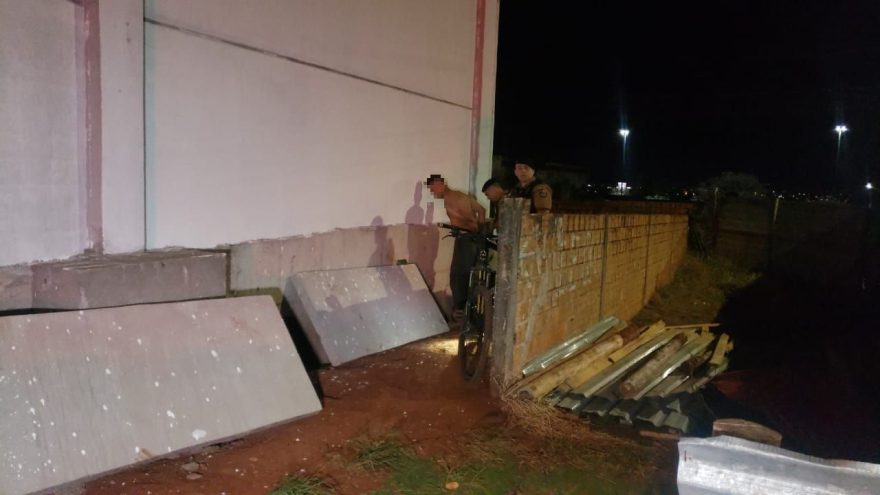 Cliente é preso ao tentar assaltar garota de programa no Pioneiros Catarinenses
