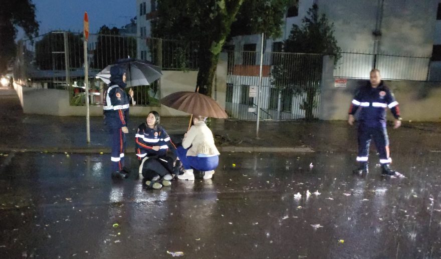 Mulher é atropelada no Centro
