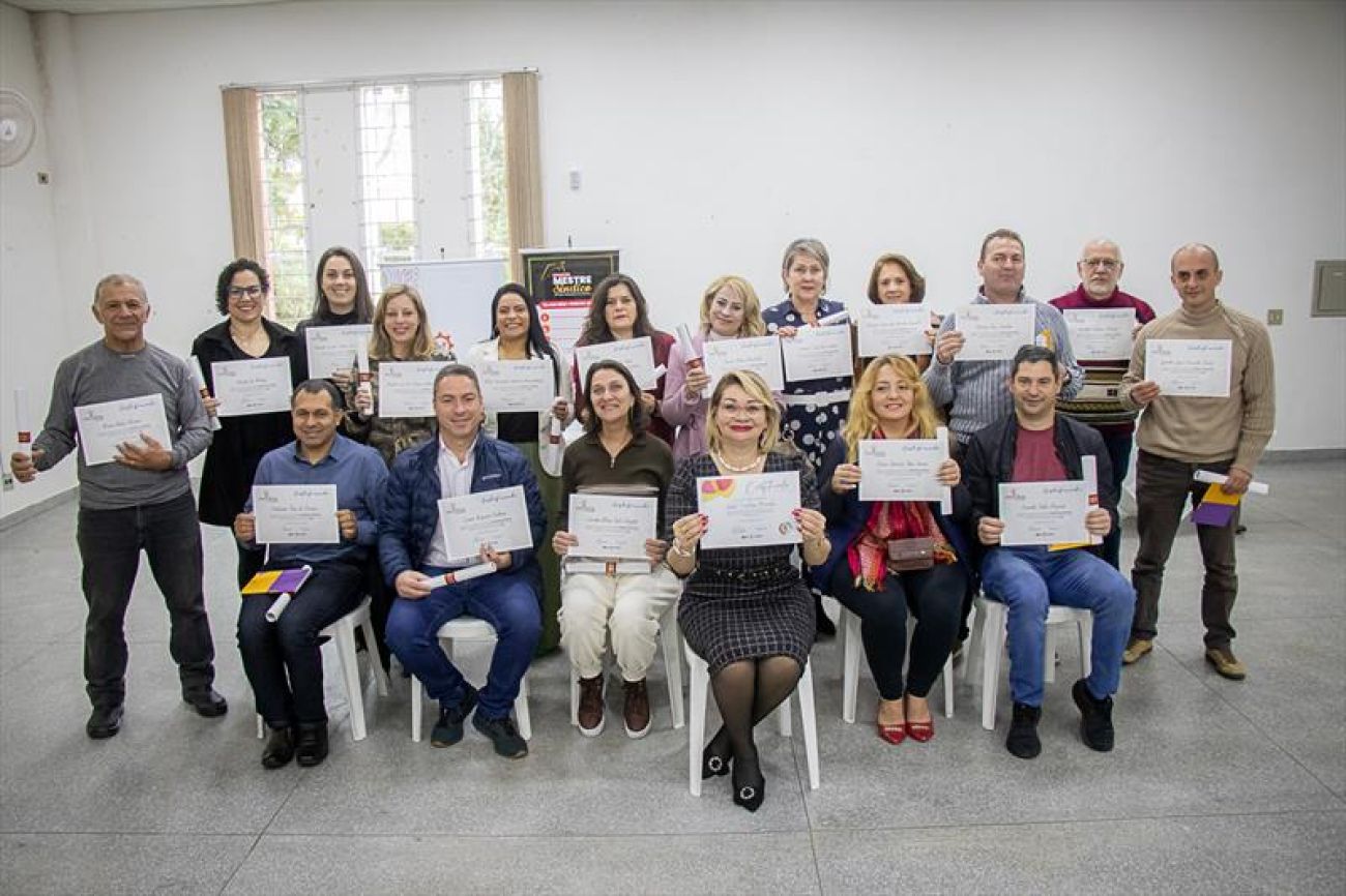 FAS forma, em Curitiba, a primeira turma do curso gratuito de Síndicos Imagem referente a FAS forma, em Curitiba, a primeira turma do curso gratuito de Síndicos