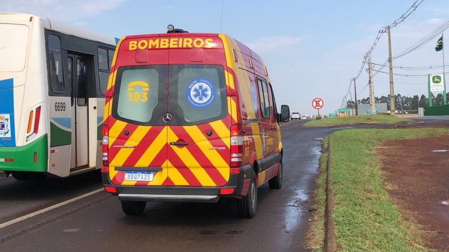 Colisão entre carro e moto deixa homem ferido na rodovia BR-277