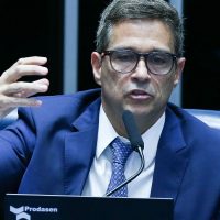 Imagem referente a Banco Central estuda o fim do crédito rotativo do cartão de crédito