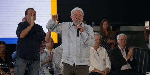 Em agenda no RJ, Lula critica operação que matou Thiago Flausino Imagem referente a Em agenda no RJ, Lula critica operação que matou Thiago Flausino