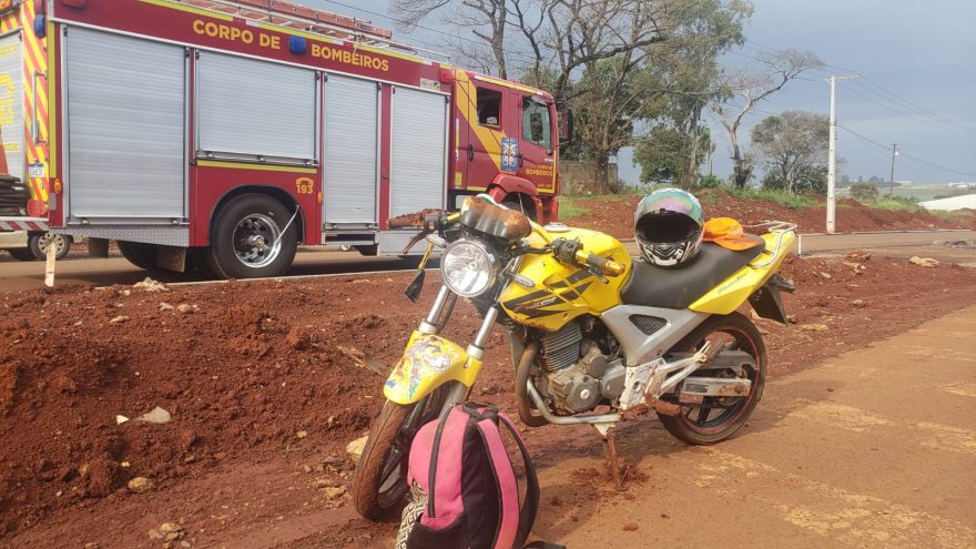 Jovem fica ferido ao sofrer queda de moto na Avenida Piquiri
