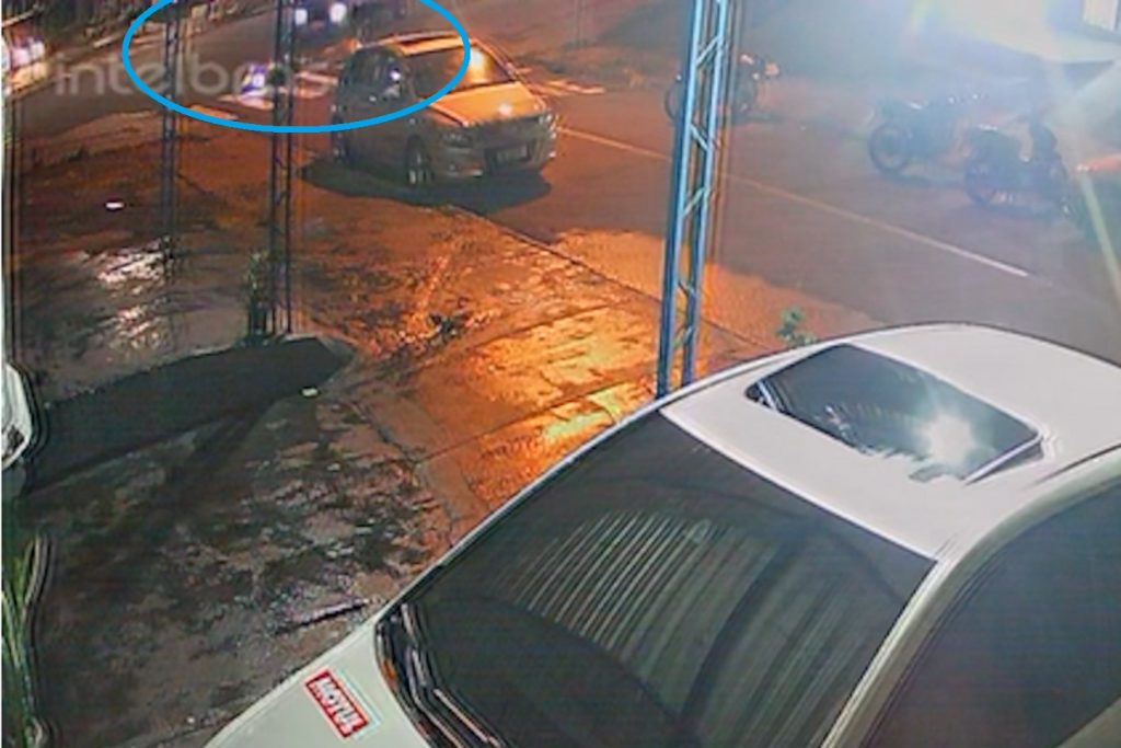 Câmera flagra colisão entre moto e caminhonete no Santa Cruz