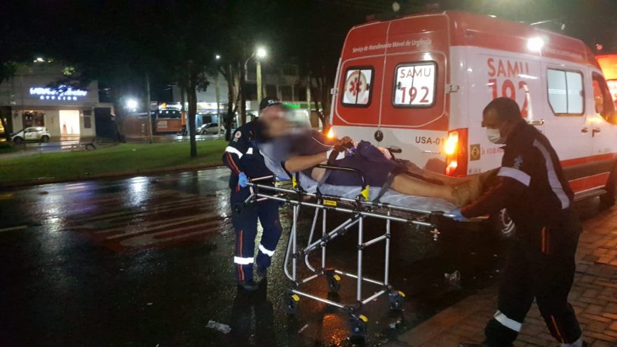 Embriagado, jovem desmaia na região das baladas no Centro e é socorrido pelo Samu