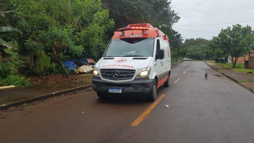 Homem leva pedrada na cabeça e é socorrido no Bairro Santa Cruz