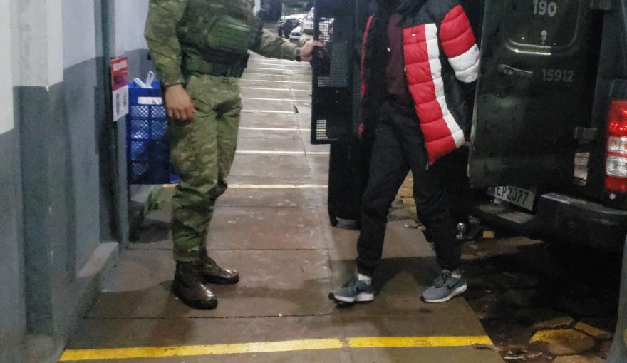 Jovem em posse de vários tabletes de maconha é detido pelo BPFron em ônibus de linha