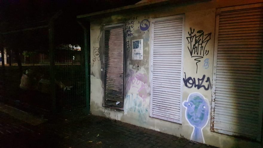Homem coloca fogo em porta e mobiliza Corpo de Bombeiros no Centro