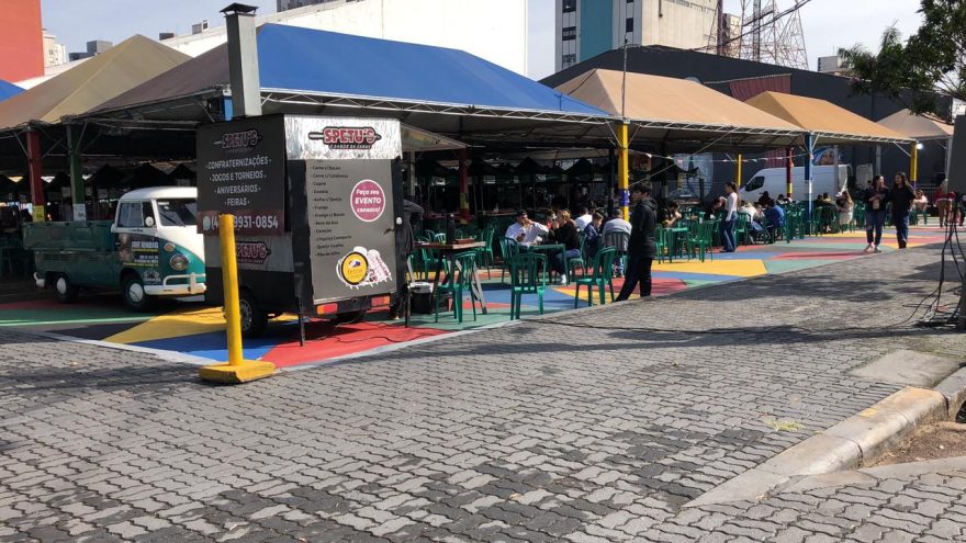 Cascavelenses aproveitam o domingo na Feira do Teatro