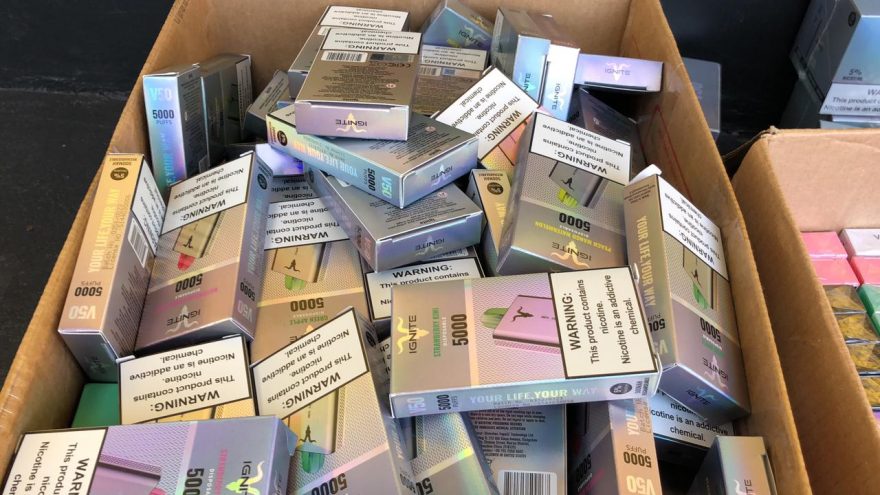 Grande apreensão de cigarros eletrônicos é realizada na PR-180