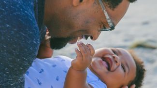 Pesquisa mostra que paternidade é desafio para homens negros