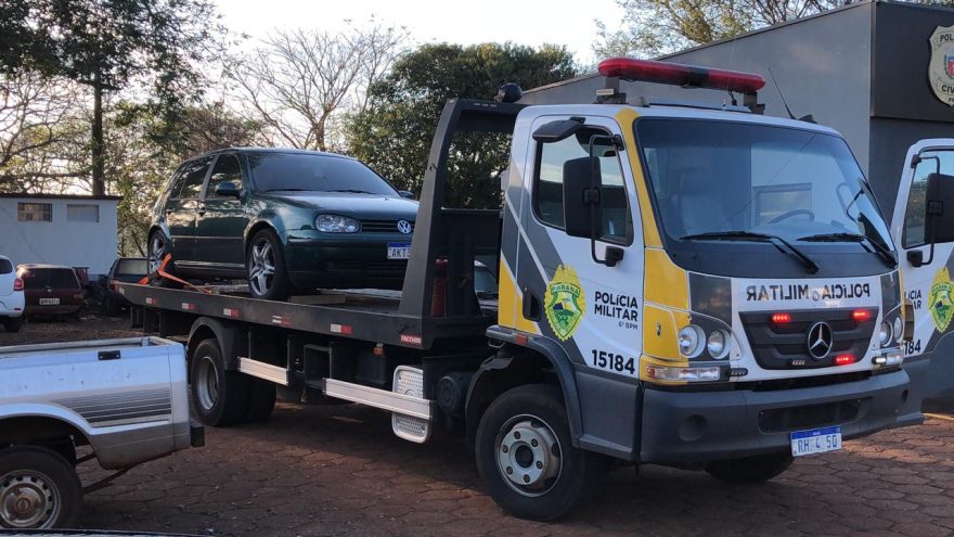 Golf com alerta de furto é recuperado pela PM