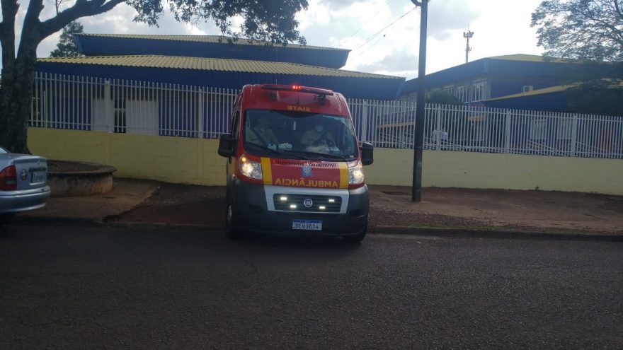 Menino de nove anos é socorrido na Escola Professora Dulce Andrade Siqueira Cunha