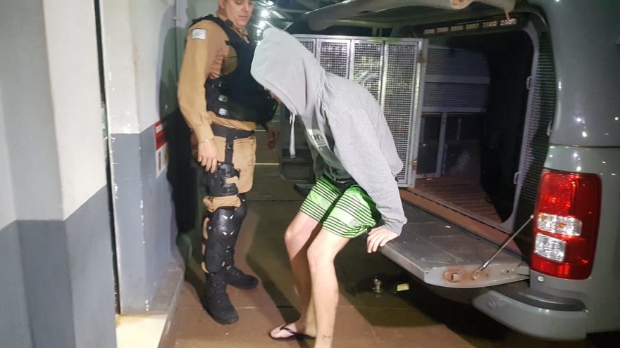 Rapaz é preso com maconha na Rua Kamaças no Santa Cruz