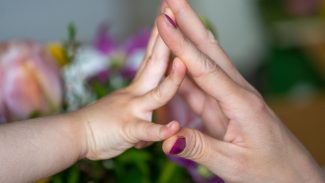 No Brasil, 11 milhões de mulheres criam sozinhas os filhos
