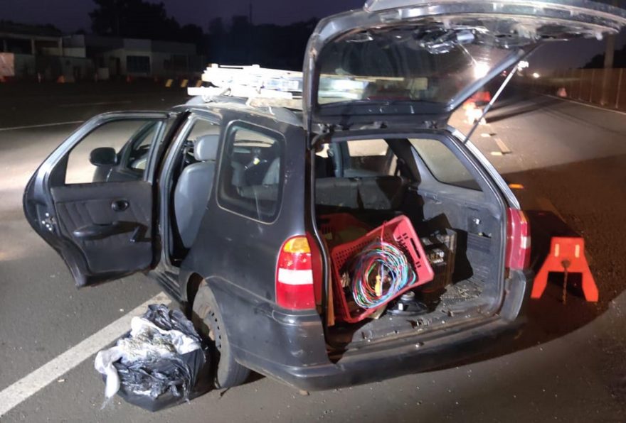 Dupla uniformizada é presa transportando skank em Céu Azul