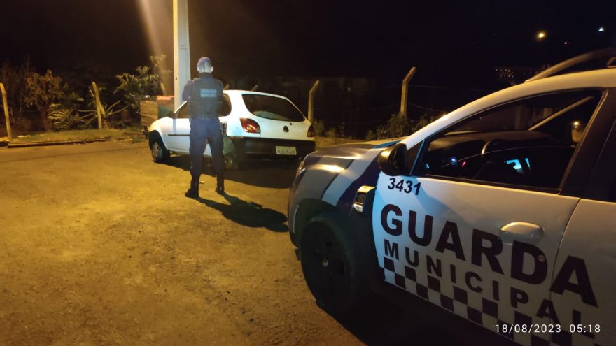 Fiesta tomado em assalto é recuperado pela Guarda Municipal