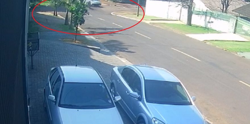 Vídeo mostra acidente que deixou motociclista ferido na Vila Tolentino
