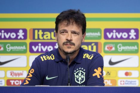 Convocação Seleção Brasileira: Fernando Diniz anuncia jogadores para Eliminatórias da Copa do Mundo Imagem referente a Convocação Seleção Brasileira: Fernando Diniz anuncia jogadores para Eliminatórias da Copa do Mundo