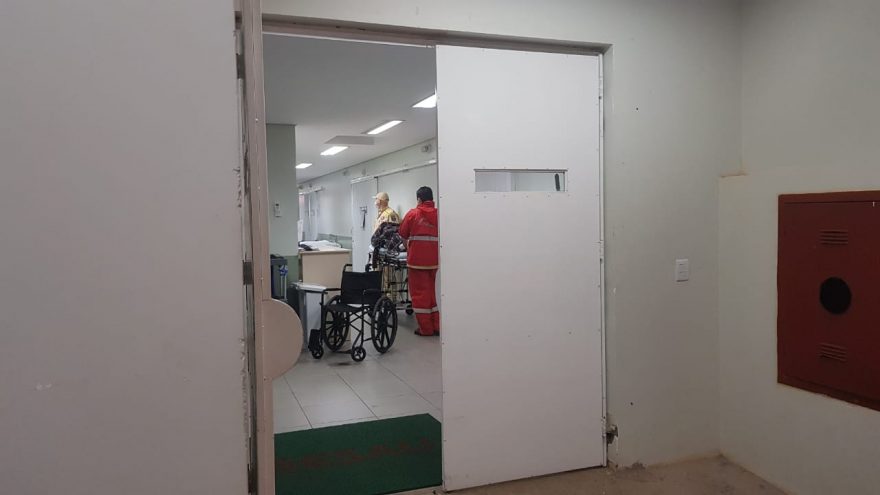 Mulher fica ferida ao ser atropelada na Avenida Brasil