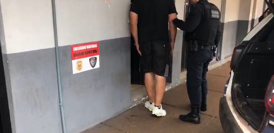 Homem é preso após assediar funcionárias de supermercado no Floresta
