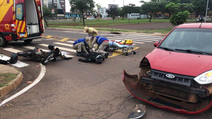 Vigilante fica ferido após se envolver em acidente de trânsito na Avenida Assunção