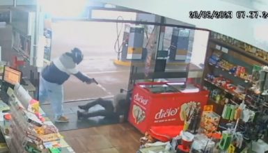 Imagem referente a Câmera flagra momento em que funcionário de posto é assassinado em Santa Tereza do Oeste