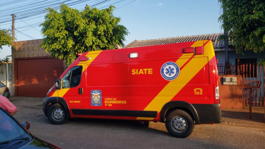 Idosa é atendida pelo Siate após sofrer queda no Bairro Brasília